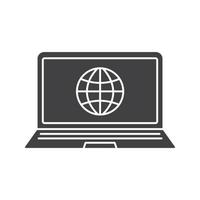 laptop netwerk verbinding glyph pictogram. silhouet symbool. laptop met wereldwijd wereldbolmodel. negatieve ruimte. vector geïsoleerde illustratie