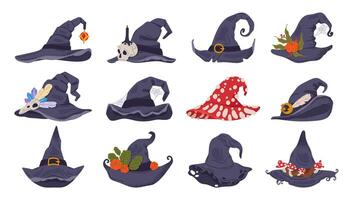 halloween heks hoeden. tovenaar puntig hoeden, oktober partij, truc of traktatie magie kostuum elementen, spookachtig versierd hoeden vlak illustratie set. griezelig goochelaar hoeden verzameling vector