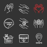 liefdadigheid krijt pictogrammen instellen. helpende handen, doneer nu sticker, aardebesparing, speelgoeddonatie, orgaantransplantatiedoos, locatie van liefdadigheidsorganisatie. geïsoleerde vector schoolbord illustraties