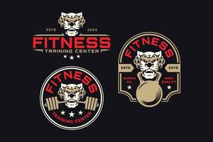 tijger met barbell en kettlebell logo ontwerp voor fitheid, Sportschool, bodybuilding, gewichtheffen club vector