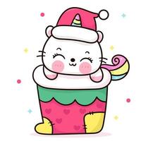 schattige eenhoorn kat cartoon draag kerstmuts met kerstsok kawaii vector