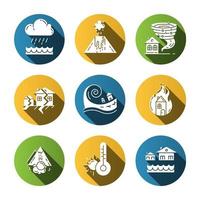 natuurramp platte ontwerp lange schaduw glyph pictogrammen instellen. wereldwijd probleem. aardbeving, natuurbrand, tsunami, tornado, lawine, overstroming, stortbui, vulkaanuitbarsting, droogte. vector silhouet illustratie