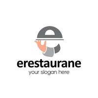 restaurant logo ontwerp door hand- en vormen de brief e vector