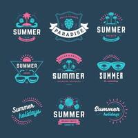 zomer vakantie etiketten en badges retro typografie ontwerp set. vector