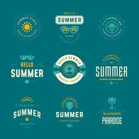 zomer vakantie etiketten en badges retro typografie ontwerp set. vector