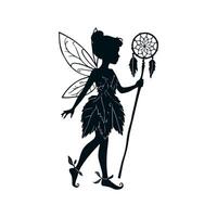 een zwart silhouet van een fee meisje, ze is een Woud tovenares met een dromenvanger personeel in een jurk gemaakt van bladeren en schoenen met een gedraaid teen, ze heeft een slank figuur. 2d zwart vector