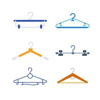 kleren hangers. houten, plastic en metaal draad jas hangers. vector