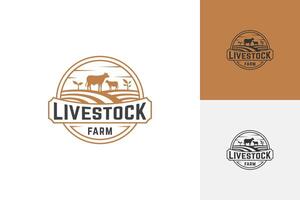 vee boerderij insigne land- logo met wijnoogst embleem landbouw ontwerp illustratie logo sjabloon vector