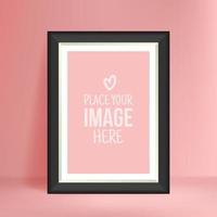 portretfotomodel op roze muur, leeg posterframe voor uw ontwerpafdrukken vector
