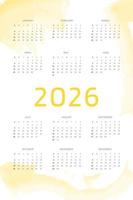 2026 kalender op warme gele hand getekende achtergrond met aquarel penseelstreken. kalenderontwerp voor print en digitaal. week begint op zondag vector