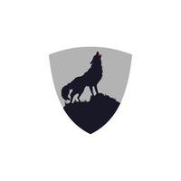 illustratie vectorafbeelding van wolf schild logo. perfect te gebruiken voor technologiebedrijf vector