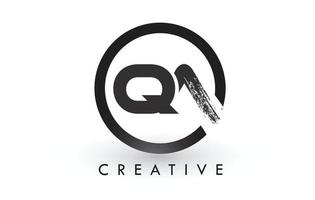 qa borstel letter logo ontwerp. creatieve geborstelde letters pictogram logo. vector