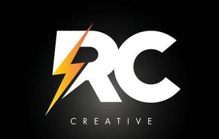 rc letter logo-ontwerp met bliksemschicht. elektrische bout letter logo vector