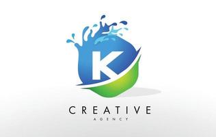 k brief logo. blauw groen splash ontwerp vector