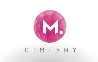 m letter logo-ontwerp met cirkelvormig paars patroon. vector