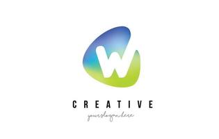 w letter logo-ontwerp met ovale groen blauwe vorm. vector