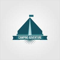 vector camping logo. kamperen in de bergen en bos natuur