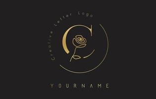 gouden creatieve eerste letter c logo met belettering cirkel en handgetekende roos. bloemenelement en elegante letter c. vector