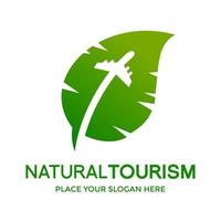 natuurlijk toerisme vector logo sjabloon. dit ontwerp gebruik vliegtuig symbool. geschikt voor vakantie of paradijs.