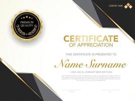 diploma certificaat sjabloon zwarte en gouden kleur met luxe en moderne stijl vector afbeelding, geschikt voor waardering. vectorillustratie.