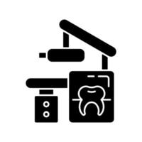 tandheelkundige x-ray apparatuur zwarte glyph pictogram. het vastleggen van de mond van de patiënt in één beeld. radiografische ingreep. tandheelkundige beeldvormingstechnologie. silhouet symbool op witte ruimte. vector geïsoleerde illustratie