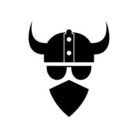 een vikingkop scandinavië met masker logo ontwerp silhouet vector