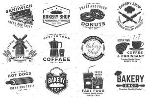 set van bakkerij winkel en fastfood retro badge. vector. concept voor bakkerij, café, restaurant, pub of fastfoodbedrijf. voor restaurantidentiteitsobjecten, verpakkingsmenu vector