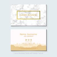 Luxe visitekaartjes vector sjabloon, banner en dekking met marmeren textuur en gouden folie details op witte achtergrond.