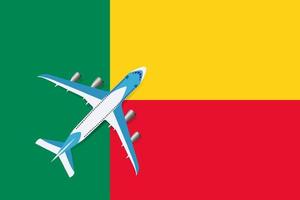 vectorillustratie van een passagiersvliegtuig dat over de vlag van benin vliegt. concept van toerisme en reizen vector