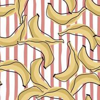 beige banaan naadloos patroon in krabbelstijl. roze en wit gestreepte achtergrond. willekeurige voedselafdruk. vector