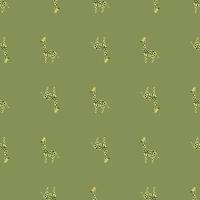 grappig naadloos kinderpatroon met eenvoudige girafsilhouetten. groene olijf achtergrond. simpel ontwerp. vector