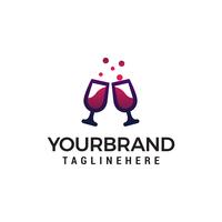 proost glas wijn logo ontwerp concept sjabloon vector