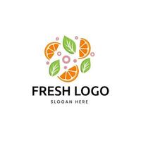 vers sinaasappelschijfje logo en bladeren, kan worden gebruikt voor fruitwinkels vector