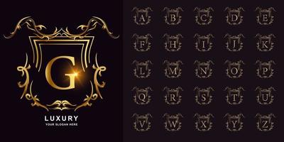 letter g of collectie eerste alfabet met luxe sieraad bloemen frame gouden logo sjabloon. vector