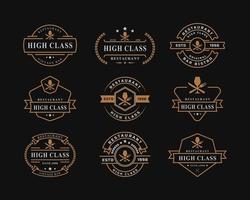 set van vintage retro badge voor luxe wijnglas met lepel vork mes voor restaurant bar bistro logo ontwerp sjabloon element vector