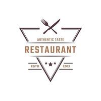 klassiek vintage badge gekruist lepel vork mes rustiek vintage retro voor keuken eten menu schotel restaurant logo ontwerp inspiratie vector