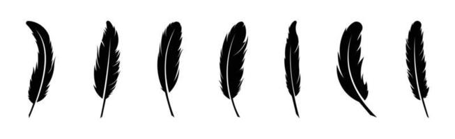 set van pen veer pictogram eenvoudige stijl vector afbeelding. veren vector set in een vlakke stijl. set van zwarte ganzenveer silhouet.
