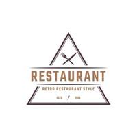 klassiek vintage badge gekruist lepel vork mes rustiek vintage retro voor keuken eten menu schotel restaurant logo ontwerp inspiratie vector