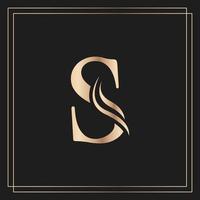 elegante letter s sierlijk koninklijk kalligrafisch mooi logo. vintage goud getekend embleem voor boekontwerp, merknaam, visitekaartje, restaurant, boetiek of hotel vector