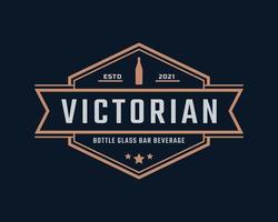 luxe vintage retro label badge embleem bloemen victoriaans wijnfles glas bar drank logo ontwerp inspiratie vector