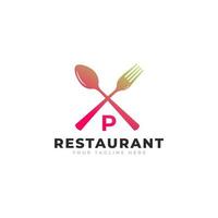 restaurantlogo. beginletter p met lepelvork voor restaurant logo pictogram ontwerpsjabloon vector