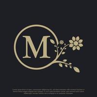 circulaire letter m monogram luxe logo sjabloon bloeit. geschikt voor natuurlijke, eco-, sieraden-, mode-, persoonlijke of zakelijke branding. vector