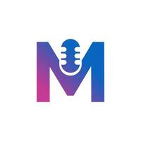 letter m podcast record logo. alfabet met microfoon pictogram vectorillustratie vector