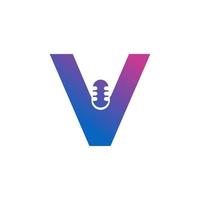 letter v podcast record-logo. alfabet met microfoon pictogram vectorillustratie vector