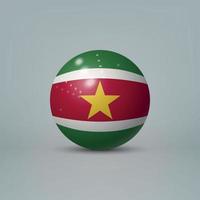 3D-realistische glanzende plastic bal of bol met vlag van suriname vector