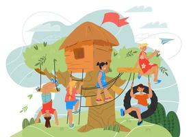 kinderen spelen op speelplaats met boomhut. zomerlandschap met kinderspelhut of speelgoedhuis in het bos. plezier en amusement in de buurt van speelhuis. platte cartoon vectorillustratie. vector