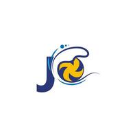 letter j-logo en volleybal sloeg in de watergolven vector