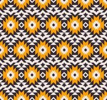 kleurrijke gele inheemse Azteekse met driehoek geometrische vorm patroon ontwerp naadloos op witte achtergrond. gebruik voor stof, textiel, interieurdecoratie-elementen, stoffering, verpakking.
