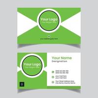 groene minimalistische en professionele visitekaartjesjabloon vector