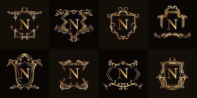 verzameling logo-initiaal n met luxe ornament of bloemframe vector